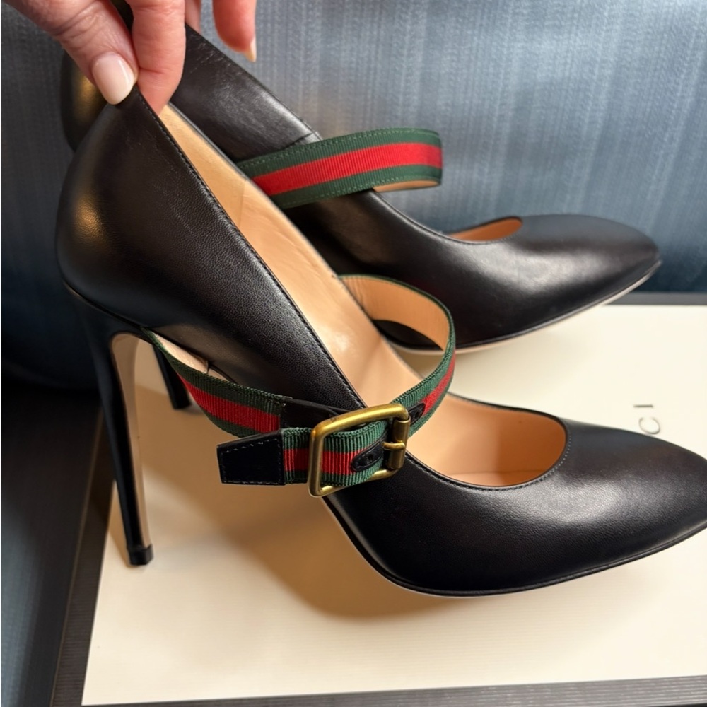 Authentic Gucci Sylvie leather pumps in black Mary Jane web strap Like New size - Picture 6 of 8
